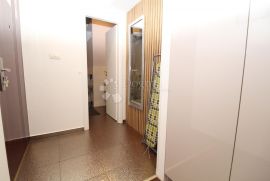 RIJEKA, CENTAR - 2 studio apartmana i poslovni prostor, Rijeka, Διαμέρισμα