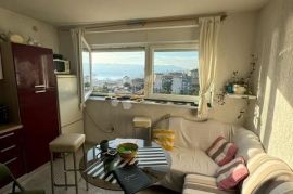 Prostran stan sa predivnim pogledom na Kvarnerski zaljev, Rijeka, Appartement