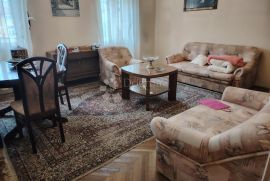 NAJBOLJA LOKACIJA U LOVRANU ZA DUGOROČNI NAJAM, Lovran, Apartamento