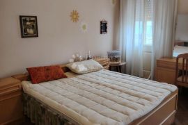 NAJBOLJA LOKACIJA U LOVRANU ZA DUGOROČNI NAJAM, Lovran, Appartement