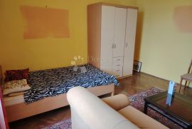 NAJBOLJA LOKACIJA U LOVRANU ZA DUGOROČNI NAJAM, Lovran, Apartamento