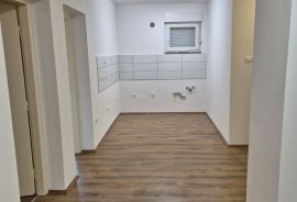 Trosoban stan - Jug II, Osijek, Apartamento