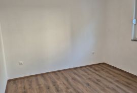 Trosoban stan - Jug II, Osijek, Apartamento