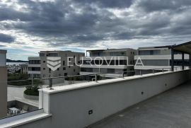 Zadar, Draženica, trosoban penthouse NKP 172 m2 prvi red do mora  i zajedničkim bazenom, Zadar, Daire