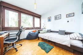 Zagreb, Jarun, odličan petorosoban stan NKP 127,55 m2, garaža, Zagreb, Apartamento