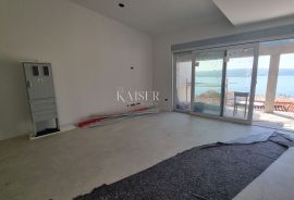 Crikvenica - stan 3S+DB sa pogledom na more, 110m2, Crikvenica, Appartment