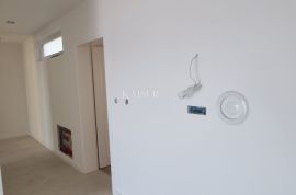 Crikvenica - stan 3S+DB sa pogledom na more, 110m2, Crikvenica, Appartment