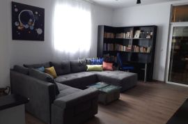 Viškovo, Saršoni - prostrani stan 3S+DB u mirnom okruženju, Viškovo, Appartement