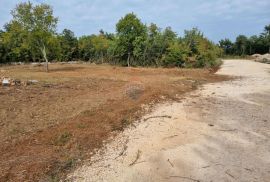 Peruški, zemljište 862m2 s građevinskom dozvolom, Marčana, Terrain