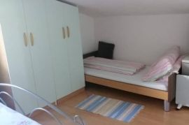 ZADAR, ZATON - Simpatičan dvoetažni stan u blizini mora, Nin, Apartamento