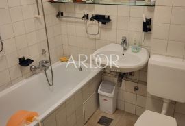 Krimeja, stan u zgradi sa liftom, Rijeka, Appartment