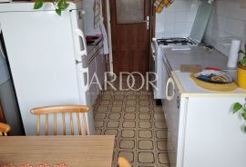 Krimeja, stan u zgradi sa liftom, Rijeka, Appartement