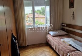 Krimeja, stan u zgradi sa liftom, Rijeka, Appartement