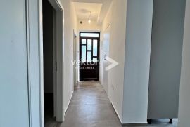 Kantrida, uređen stan s okućnicom u blizini plaže, Rijeka, Appartement