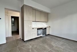 Kantrida, uređen stan s okućnicom u blizini plaže, Rijeka, Appartement