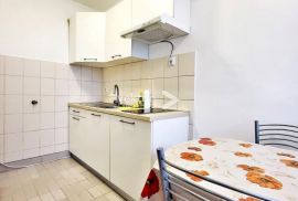 Donja Vežica, uredan 1-soban s lođom i pogledom na more, Rijeka, Apartamento