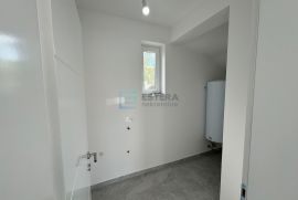 PRODAJA kuća s bazenom Vir, 159 m2, 400 m od mora, parking, Vir, House