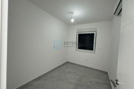 PRODAJA kuća s bazenom Vir, 159 m2, 400 m od mora, parking, Vir, House