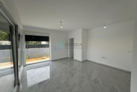 PRODAJA kuća s bazenom Vir, 159 m2, 400 m od mora, parking, Vir, House