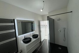 PRODAJA kuća s bazenom Vir, 159 m2, 400 m od mora, parking, Vir, House