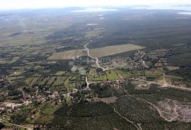 Poljoprivredno zemljište s bunarom za vodu na zemljištu!, Sveti Filip I Jakov, Tierra