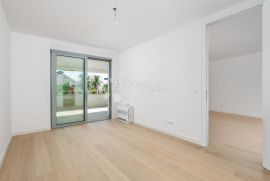 OPATIJA, LUKSUZNI STAN, 2S+DB, TERASA, LIFT, BAZEN, Opatija, Apartamento