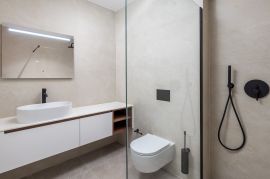 OPATIJA, LUKSUZNI STAN, 2S+DB, TERASA, LIFT, BAZEN, Opatija, Apartamento