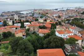 BULEVARD, samostojeća kuća s okućnicom i pogledom na more, Rijeka, Haus