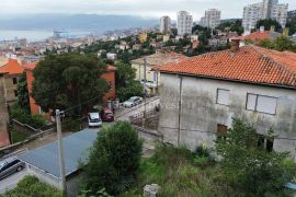 BULEVARD, samostojeća kuća s okućnicom i pogledom na more, Rijeka, Ev