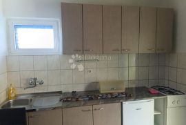 VODICE  PREKRASNA KUĆA SA 9 APARTMANA 100 METARA OD MORA, Vodice, Дом