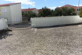 VODICE  PREKRASNA KUĆA SA 9 APARTMANA 100 METARA OD MORA, Vodice, Σπίτι