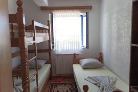 VODICE  PREKRASNA KUĆA SA 9 APARTMANA 100 METARA OD MORA, Vodice, Ev