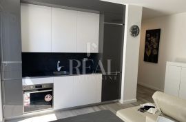 NOVOGRADNJA, STAN 150M2 CENTAR GRADA KRKA, 4S+DB S PROSTRANOM OKUĆNICOM, Krk, Flat