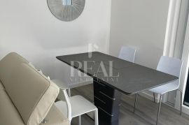 NOVOGRADNJA, STAN 150M2 CENTAR GRADA KRKA, 4S+DB S PROSTRANOM OKUĆNICOM, Krk, Stan