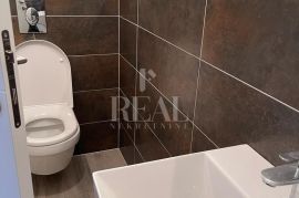 NOVOGRADNJA, STAN 150M2 CENTAR GRADA KRKA, 4S+DB S PROSTRANOM OKUĆNICOM, Krk, Daire