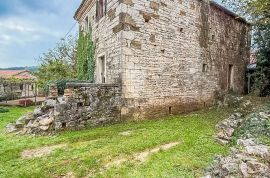 Oprtalj, kuća za renovaciju, Oprtalj, Haus