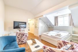 Zagreb, Europski trg, peterosoban stan s terasom, 3 parkinga, Zagreb, Appartment