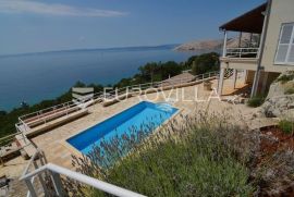 Krk, Stara Baška, ekskluzivna vila u stijeni NKP 450 m2, panoramski pogled na more, Baška, بيت