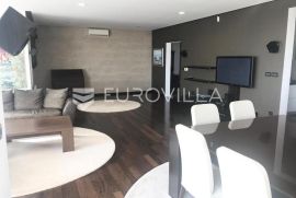 Zagreb, Šestine, odličan četverosoban stan NKP 160 m2 s 2 garaže, Zagreb, Appartement