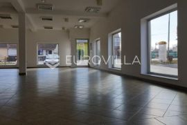 Vinkovci, Centar, prostrani poslovni prostor 202 m2, prizemlje, Vinkovci, Ticari emlak