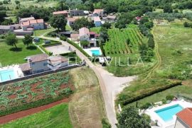 Istra, Svetvinčenat - 502 m2 zemljišta s građevinskom dozvolom, pristup s asfaltirane ceste, Svetvinčenat, Land