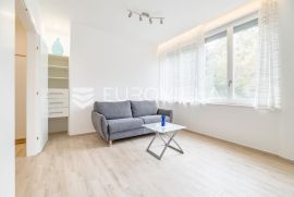 Zagreb, Tuškanac, novouređen dvosoban stan NKP 54 m2, prvi najam, Zagreb, Appartment