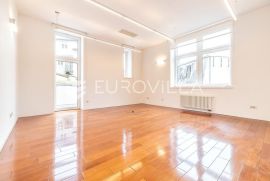 Zagreb, Centar prekrasno uređen poslovni prostor NKP 211 m2 u strogom centru, pješačka zona, Zagreb, Commercial property