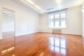 Zagreb, Centar prekrasno uređen poslovni prostor NKP 211 m2 u strogom centru, pješačka zona, Zagreb, Ticari emlak