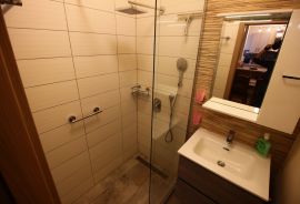 SELCE - RENOVIRANI STAN, VISOKO PRIZEMLJE, Crikvenica, Apartamento