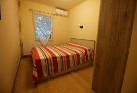 SELCE - RENOVIRANI STAN, VISOKO PRIZEMLJE, Crikvenica, Apartamento