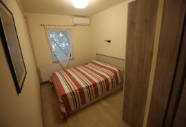 SELCE - RENOVIRANI STAN, VISOKO PRIZEMLJE, Crikvenica, Appartement