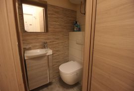 SELCE - RENOVIRANI STAN, VISOKO PRIZEMLJE, Crikvenica, Apartamento