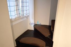 Obnovljena stara istarska kuća s tri apartmana!, Rovinj, House