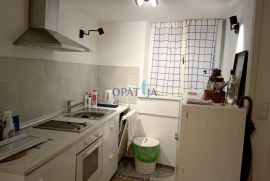 Obnovljena stara istarska kuća s tri apartmana!, Rovinj, House